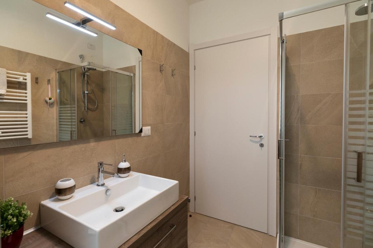 West Milan - Modern And Comfortable Apartment Екстер'єр фото